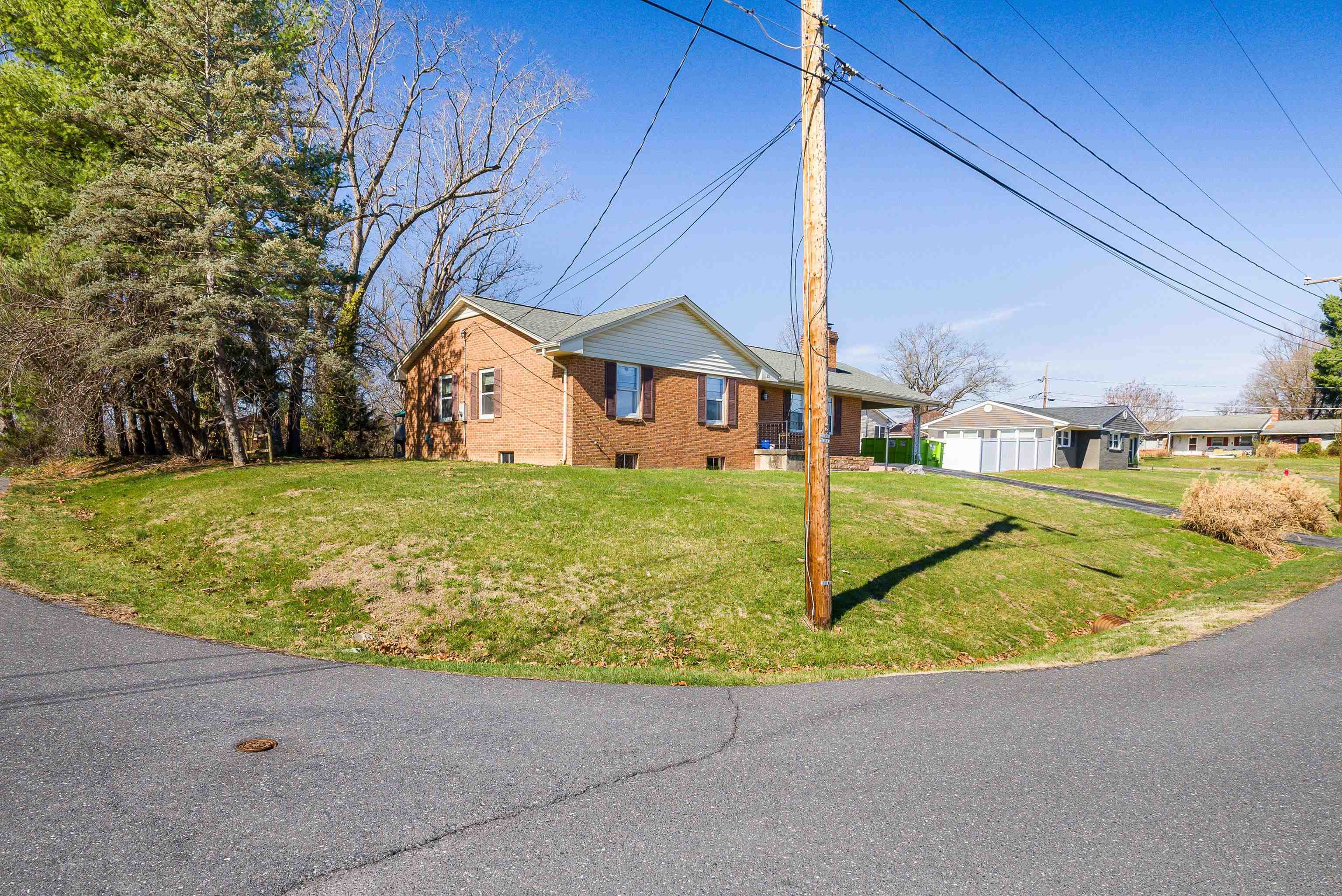 13 RIDGEWOOD DR, VERONA, Virginia 24482, 3 Bedrooms Bedrooms, ,2 BathroomsBathrooms,Residential,13 RIDGEWOOD DR,674608 MLS # 674608 13 RIDGEWOOD DR, VERONA, Virginia 24482, 3 Bedrooms Bedrooms, ,2 BathroomsBathrooms,Residential,13 RIDGEWOOD DR,674608 MLS # 674608