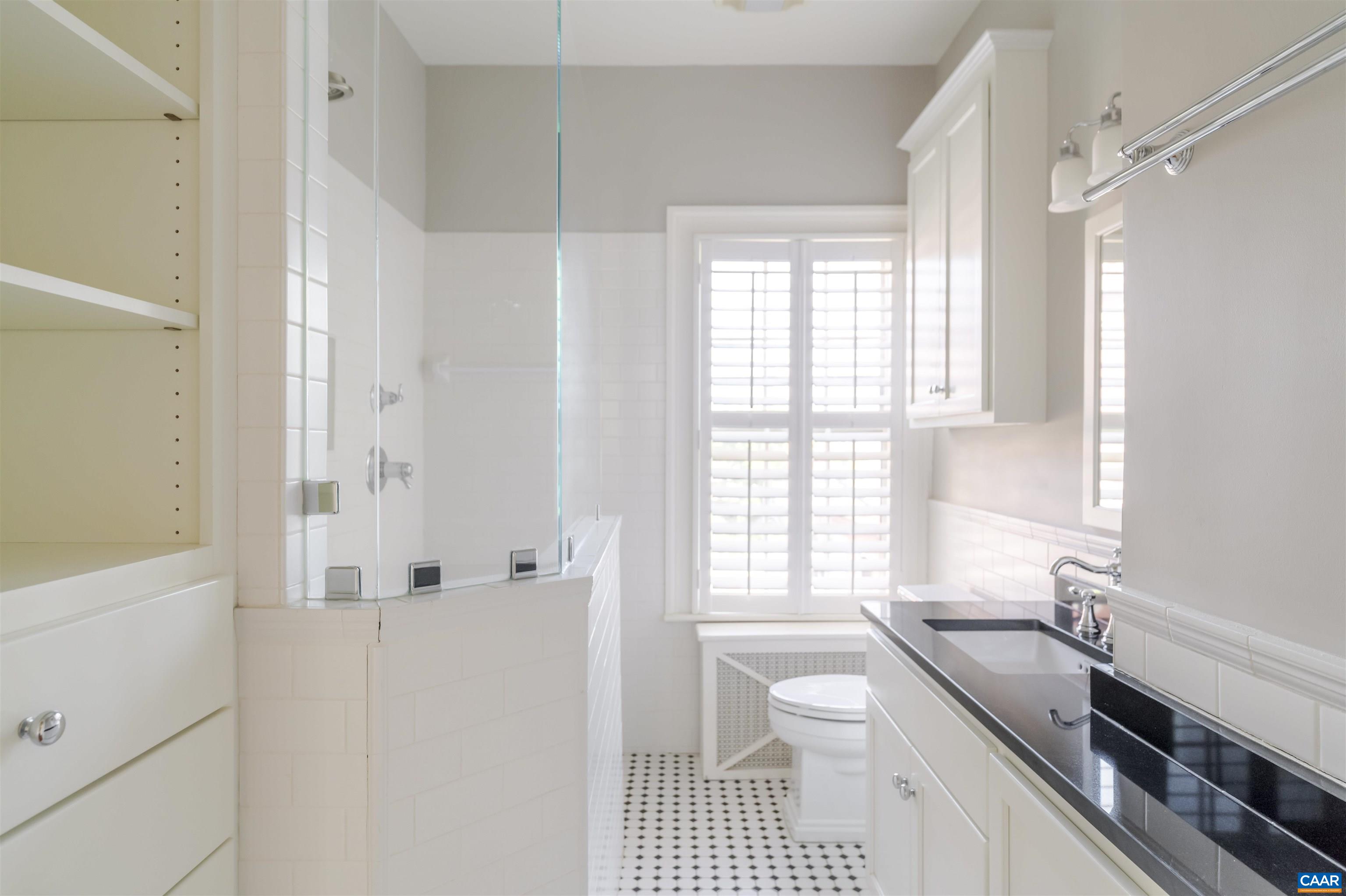 17 N WASHINGTON ST, STAUNTON, Virginia 24401, 3 Bedrooms Bedrooms, ,2 BathroomsBathrooms,Residential,17 N WASHINGTON ST,674613 MLS # 674613