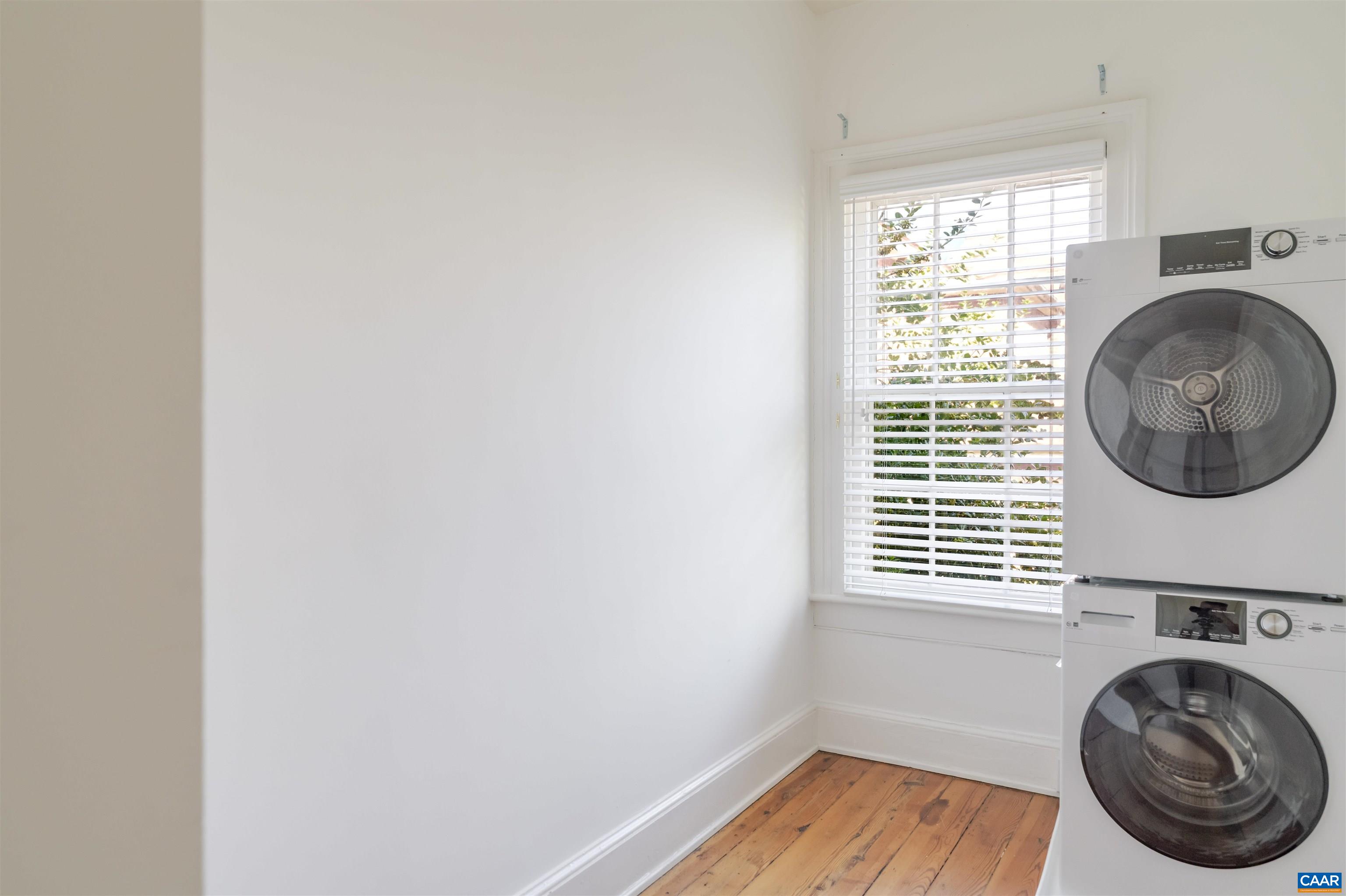 17 N WASHINGTON ST, STAUNTON, Virginia 24401, 3 Bedrooms Bedrooms, ,2 BathroomsBathrooms,Residential,17 N WASHINGTON ST,674613 MLS # 674613