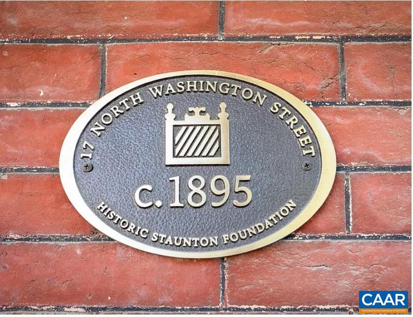 17 N WASHINGTON ST, STAUNTON, Virginia 24401, 3 Bedrooms Bedrooms, ,2 BathroomsBathrooms,Residential,17 N WASHINGTON ST,674613 MLS # 674613