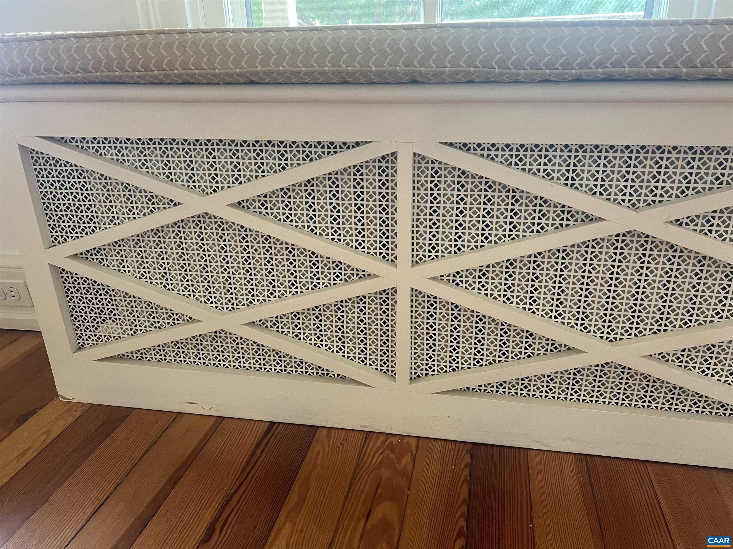 17 N WASHINGTON ST, STAUNTON, Virginia 24401, 3 Bedrooms Bedrooms, ,2 BathroomsBathrooms,Residential,17 N WASHINGTON ST,674613 MLS # 674613