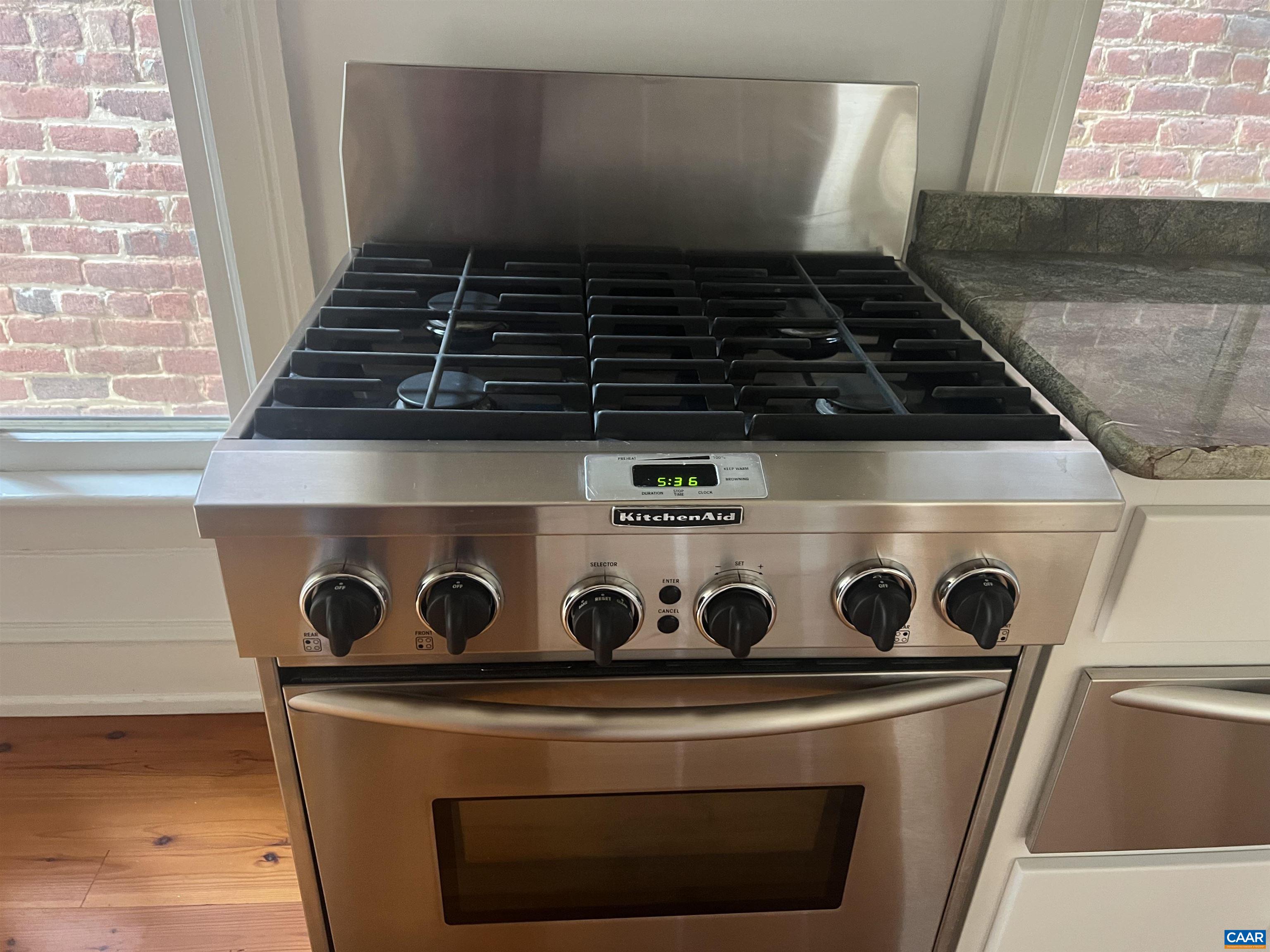 17 N WASHINGTON ST, STAUNTON, Virginia 24401, 3 Bedrooms Bedrooms, ,2 BathroomsBathrooms,Residential,17 N WASHINGTON ST,674613 MLS # 674613