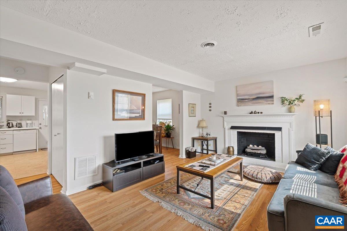 623 BAILEY RD, CHARLOTTESVILLE, Virginia 22903, 3 Bedrooms Bedrooms, ,1 BathroomBathrooms,Residential,623 BAILEY RD,674616 MLS # 674616 623 BAILEY RD, CHARLOTTESVILLE, Virginia 22903, 3 Bedrooms Bedrooms, ,1 BathroomBathrooms,Residential,623 BAILEY RD,674616 MLS # 674616