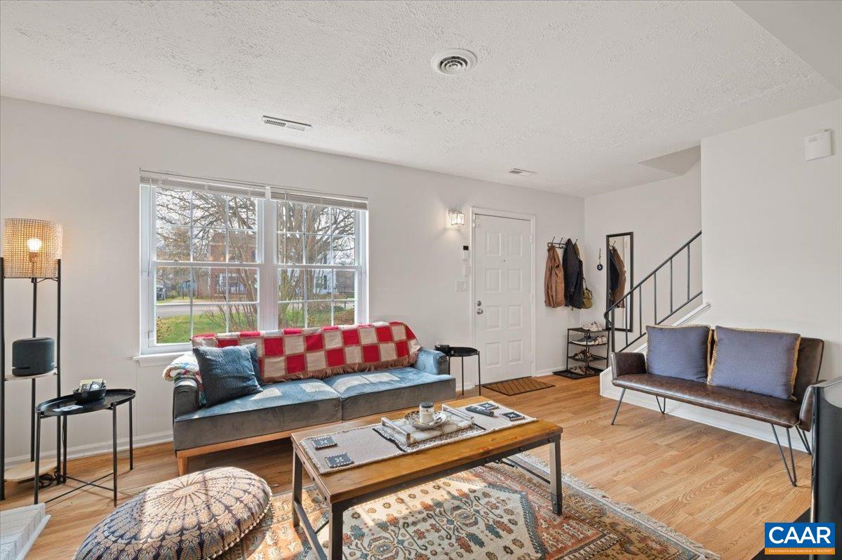 623 BAILEY RD, CHARLOTTESVILLE, Virginia 22903, 3 Bedrooms Bedrooms, ,1 BathroomBathrooms,Residential,623 BAILEY RD,674616 MLS # 674616 623 BAILEY RD, CHARLOTTESVILLE, Virginia 22903, 3 Bedrooms Bedrooms, ,1 BathroomBathrooms,Residential,623 BAILEY RD,674616 MLS # 674616