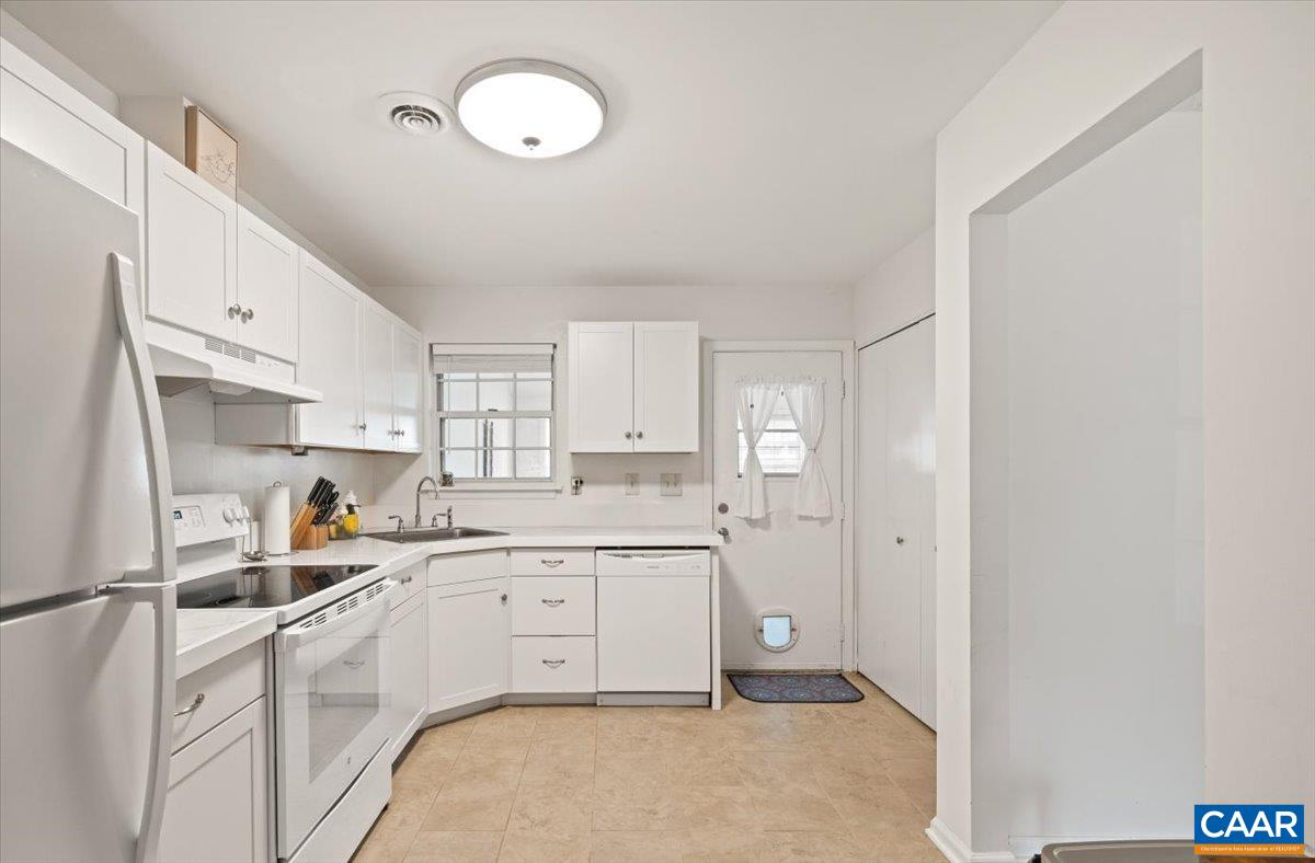 623 BAILEY RD, CHARLOTTESVILLE, Virginia 22903, 3 Bedrooms Bedrooms, ,1 BathroomBathrooms,Residential,623 BAILEY RD,674616 MLS # 674616 623 BAILEY RD, CHARLOTTESVILLE, Virginia 22903, 3 Bedrooms Bedrooms, ,1 BathroomBathrooms,Residential,623 BAILEY RD,674616 MLS # 674616