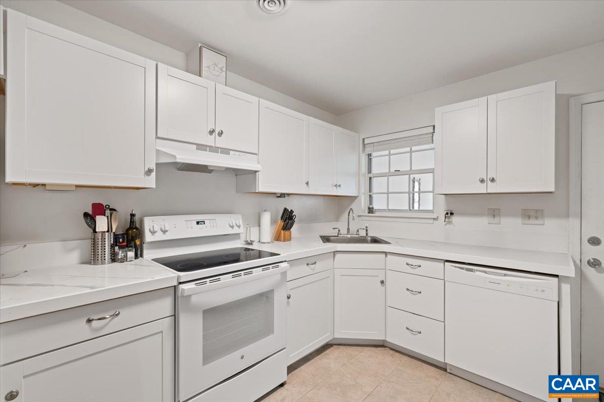 623 BAILEY RD, CHARLOTTESVILLE, Virginia 22903, 3 Bedrooms Bedrooms, ,1 BathroomBathrooms,Residential,623 BAILEY RD,674616 MLS # 674616 623 BAILEY RD, CHARLOTTESVILLE, Virginia 22903, 3 Bedrooms Bedrooms, ,1 BathroomBathrooms,Residential,623 BAILEY RD,674616 MLS # 674616