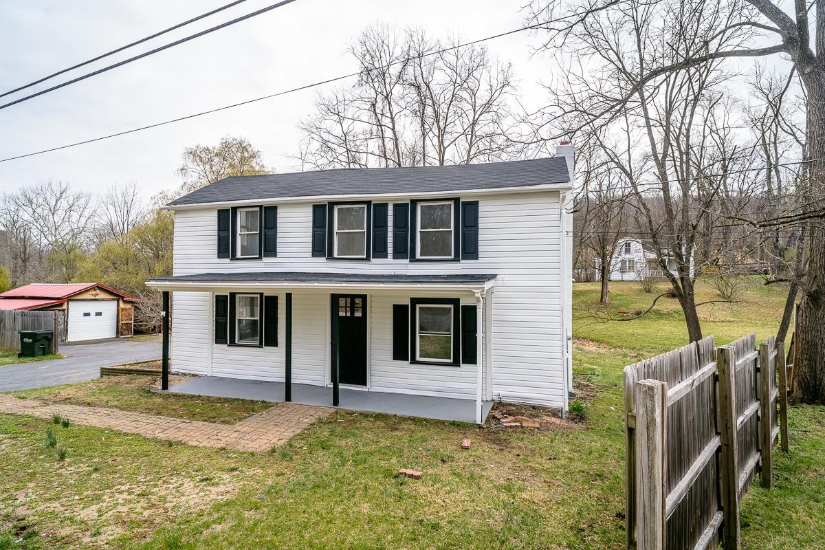 537 STRAITH ST, STAUNTON, Virginia 24401, 3 Bedrooms Bedrooms, ,1 BathroomBathrooms,Residential,537 STRAITH ST,674618 MLS # 674618