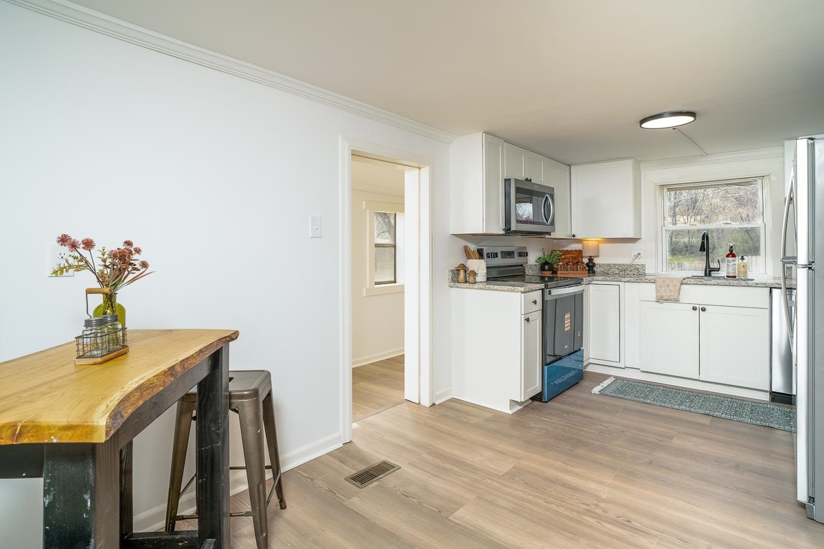 537 STRAITH ST, STAUNTON, Virginia 24401, 3 Bedrooms Bedrooms, ,1 BathroomBathrooms,Residential,537 STRAITH ST,674618 MLS # 674618