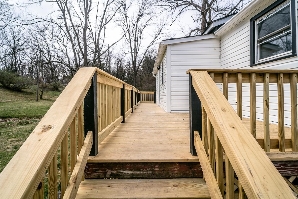 537 STRAITH ST, STAUNTON, Virginia 24401, 3 Bedrooms Bedrooms, ,1 BathroomBathrooms,Residential,537 STRAITH ST,674618 MLS # 674618