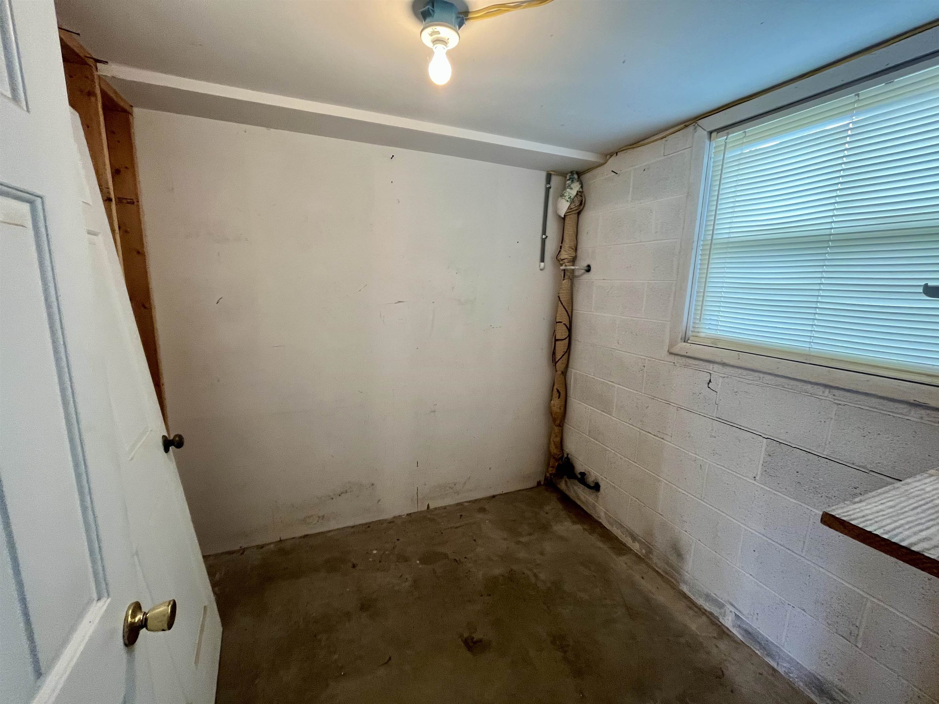 28 FLINT MOUNTAIN DR, STUARTS DRAFT, Virginia 24401, 3 Bedrooms Bedrooms, ,1 BathroomBathrooms,Residential,28 FLINT MOUNTAIN DR,674619 MLS # 674619