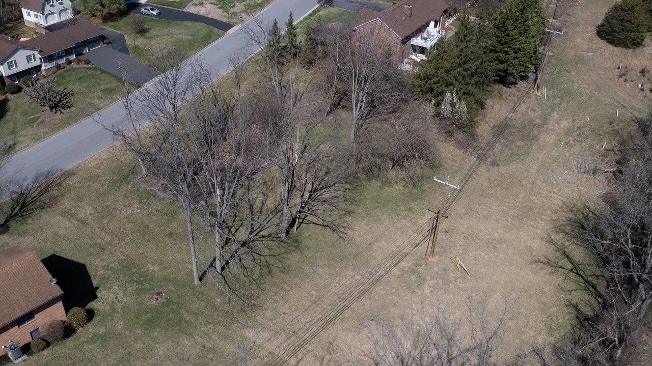 810 LAMMERMOOR DR, STAUNTON, Virginia 24401, ,Land,810 LAMMERMOOR DR,674638 MLS # 674638