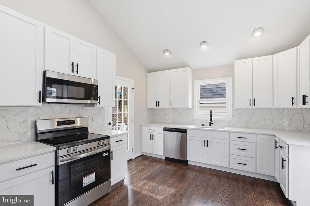 7087 WESTMORELAND DR, WARRENTON, Virginia, 5 Bedrooms Bedrooms, ,3 BathroomsBathrooms,Residential,7087 WESTMORELAND DR,VAFQ2020736 MLS # VAFQ2020736