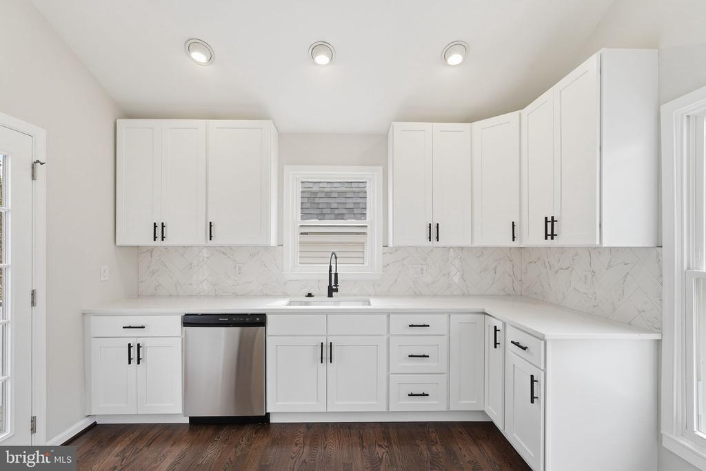 7087 WESTMORELAND DR, WARRENTON, Virginia, 5 Bedrooms Bedrooms, ,3 BathroomsBathrooms,Residential,7087 WESTMORELAND DR,VAFQ2020736 MLS # VAFQ2020736