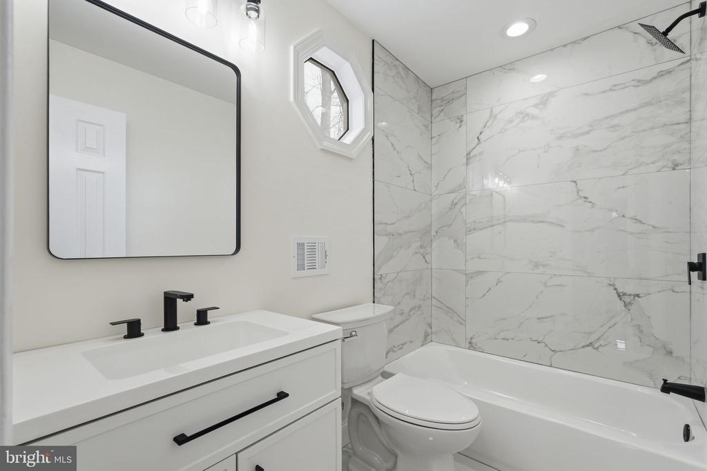 7087 WESTMORELAND DR, WARRENTON, Virginia, 5 Bedrooms Bedrooms, ,3 BathroomsBathrooms,Residential,7087 WESTMORELAND DR,VAFQ2020736 MLS # VAFQ2020736