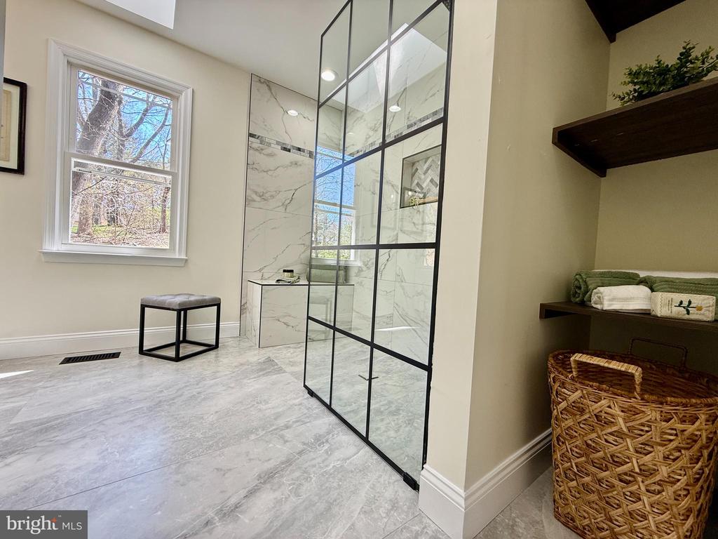 7087 WESTMORELAND DR, WARRENTON, Virginia, 5 Bedrooms Bedrooms, ,3 BathroomsBathrooms,Residential,7087 WESTMORELAND DR,VAFQ2020736 MLS # VAFQ2020736