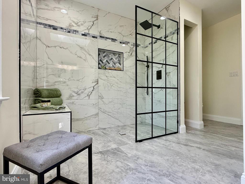 7087 WESTMORELAND DR, WARRENTON, Virginia, 5 Bedrooms Bedrooms, ,3 BathroomsBathrooms,Residential,7087 WESTMORELAND DR,VAFQ2020736 MLS # VAFQ2020736