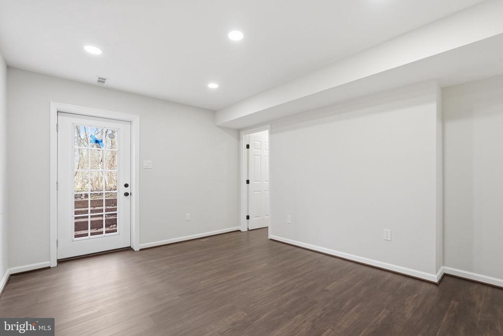 7087 WESTMORELAND DR, WARRENTON, Virginia, 5 Bedrooms Bedrooms, ,3 BathroomsBathrooms,Residential,7087 WESTMORELAND DR,VAFQ2020736 MLS # VAFQ2020736