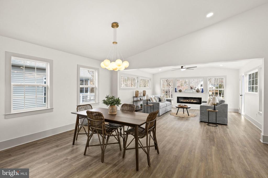 116 WASHINGTON ST, LOCUST GROVE, Virginia 22508, 5 Bedrooms Bedrooms, ,5 BathroomsBathrooms,Residential,116 WASHINGTON ST,VAOR2013490 MLS # VAOR2013490