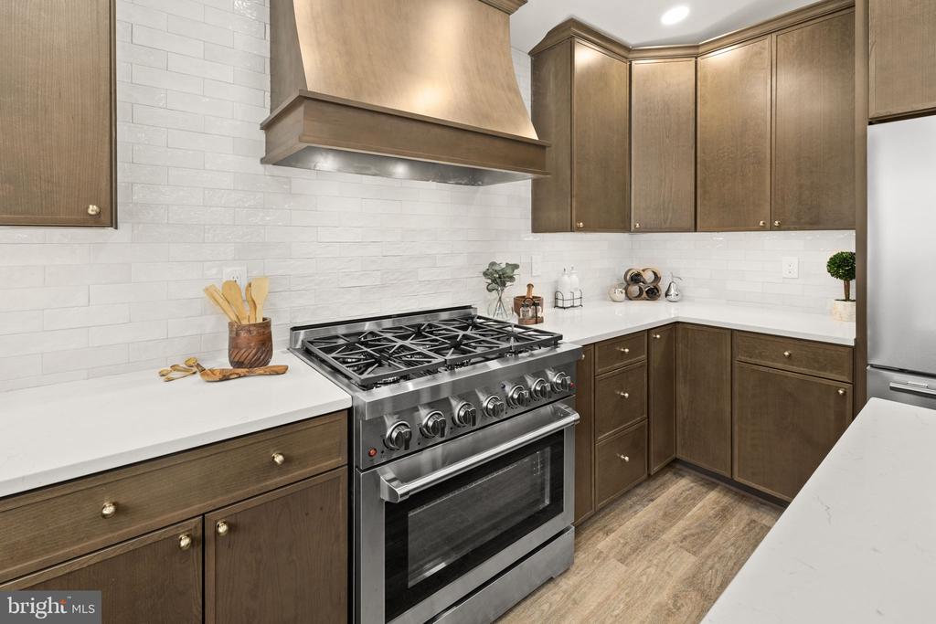 116 WASHINGTON ST, LOCUST GROVE, Virginia 22508, 5 Bedrooms Bedrooms, ,5 BathroomsBathrooms,Residential,116 WASHINGTON ST,VAOR2013490 MLS # VAOR2013490