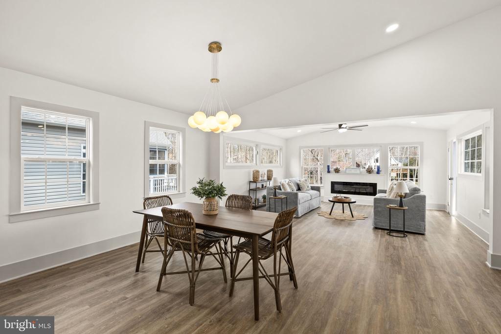 116 WASHINGTON ST, LOCUST GROVE, Virginia 22508, 5 Bedrooms Bedrooms, ,5 BathroomsBathrooms,Residential,116 WASHINGTON ST,VAOR2013490 MLS # VAOR2013490