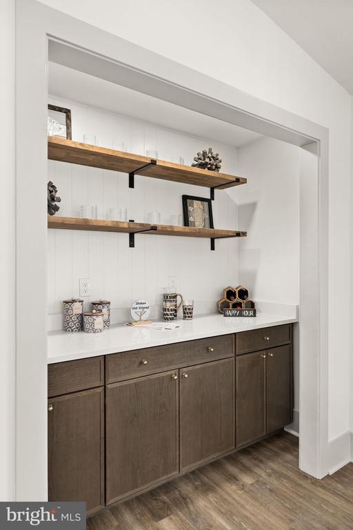 116 WASHINGTON ST, LOCUST GROVE, Virginia 22508, 5 Bedrooms Bedrooms, ,5 BathroomsBathrooms,Residential,116 WASHINGTON ST,VAOR2013490 MLS # VAOR2013490