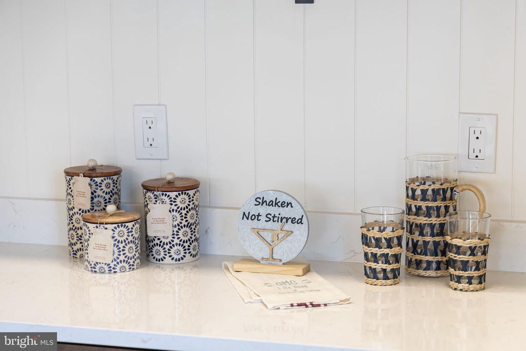 116 WASHINGTON ST, LOCUST GROVE, Virginia 22508, 5 Bedrooms Bedrooms, ,5 BathroomsBathrooms,Residential,116 WASHINGTON ST,VAOR2013490 MLS # VAOR2013490