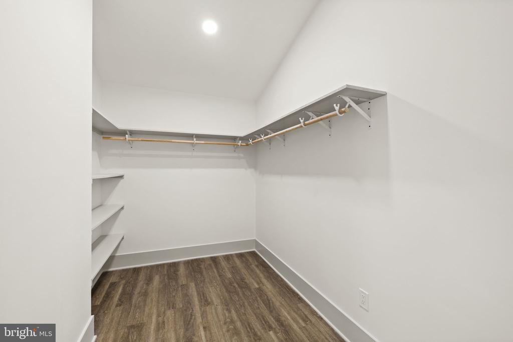 116 WASHINGTON ST, LOCUST GROVE, Virginia 22508, 5 Bedrooms Bedrooms, ,5 BathroomsBathrooms,Residential,116 WASHINGTON ST,VAOR2013490 MLS # VAOR2013490