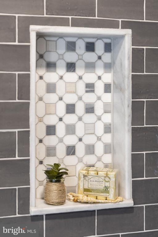 116 WASHINGTON ST, LOCUST GROVE, Virginia 22508, 5 Bedrooms Bedrooms, ,5 BathroomsBathrooms,Residential,116 WASHINGTON ST,VAOR2013490 MLS # VAOR2013490