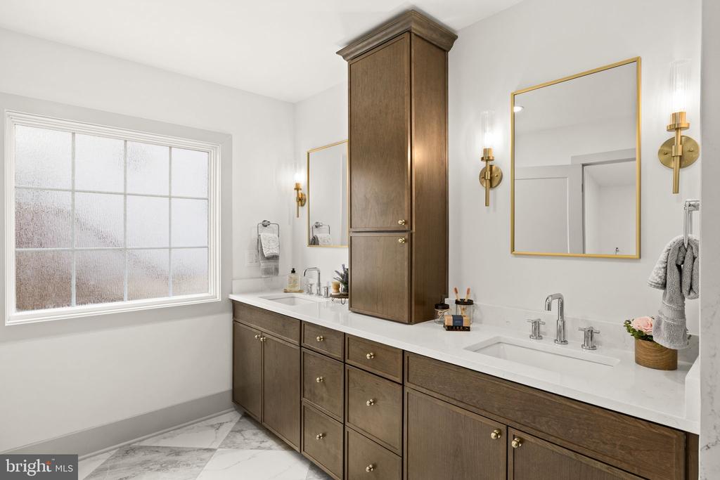 116 WASHINGTON ST, LOCUST GROVE, Virginia 22508, 5 Bedrooms Bedrooms, ,5 BathroomsBathrooms,Residential,116 WASHINGTON ST,VAOR2013490 MLS # VAOR2013490