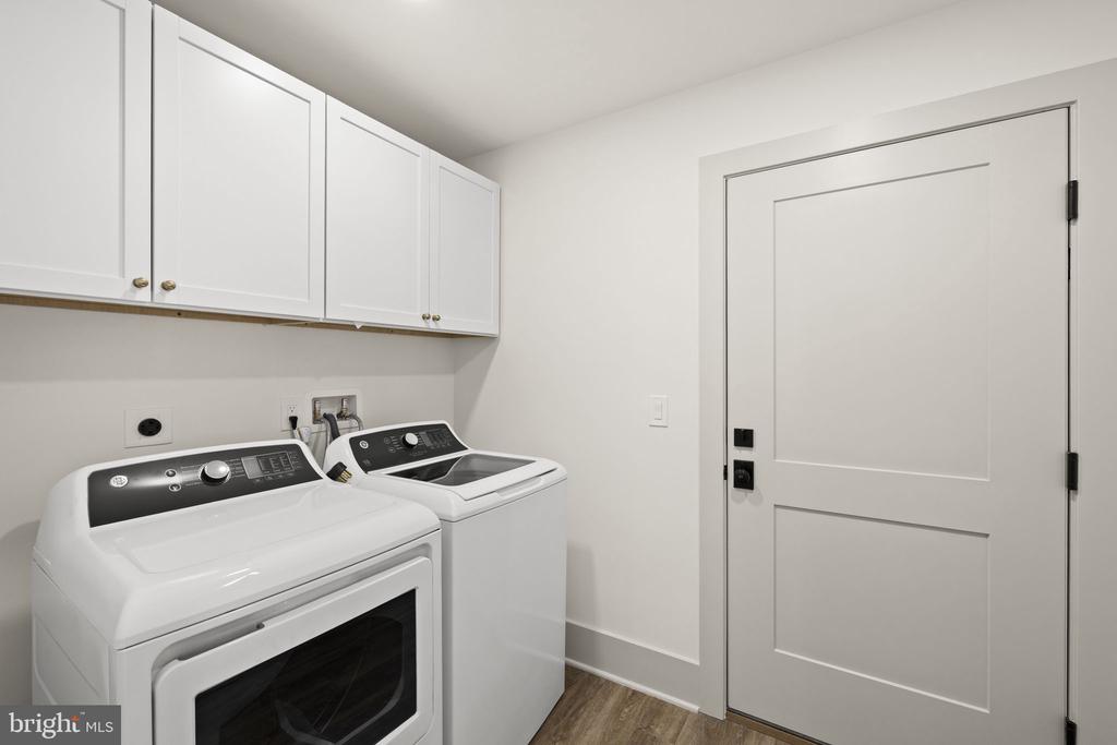 116 WASHINGTON ST, LOCUST GROVE, Virginia 22508, 5 Bedrooms Bedrooms, ,5 BathroomsBathrooms,Residential,116 WASHINGTON ST,VAOR2013490 MLS # VAOR2013490