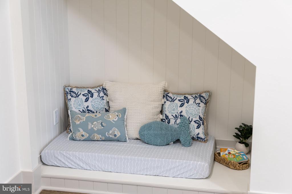 116 WASHINGTON ST, LOCUST GROVE, Virginia 22508, 5 Bedrooms Bedrooms, ,5 BathroomsBathrooms,Residential,116 WASHINGTON ST,VAOR2013490 MLS # VAOR2013490