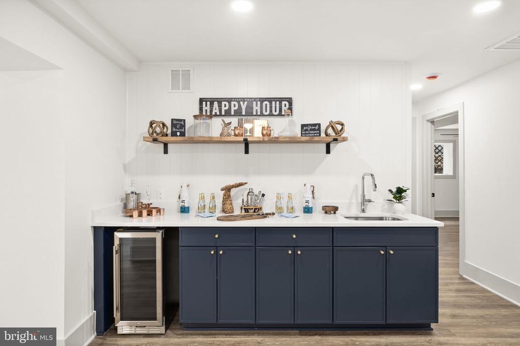 116 WASHINGTON ST, LOCUST GROVE, Virginia 22508, 5 Bedrooms Bedrooms, ,5 BathroomsBathrooms,Residential,116 WASHINGTON ST,VAOR2013490 MLS # VAOR2013490