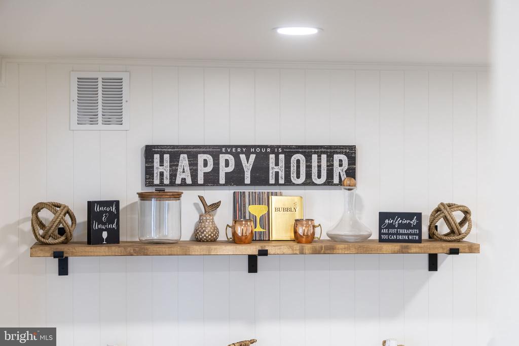 116 WASHINGTON ST, LOCUST GROVE, Virginia 22508, 5 Bedrooms Bedrooms, ,5 BathroomsBathrooms,Residential,116 WASHINGTON ST,VAOR2013490 MLS # VAOR2013490