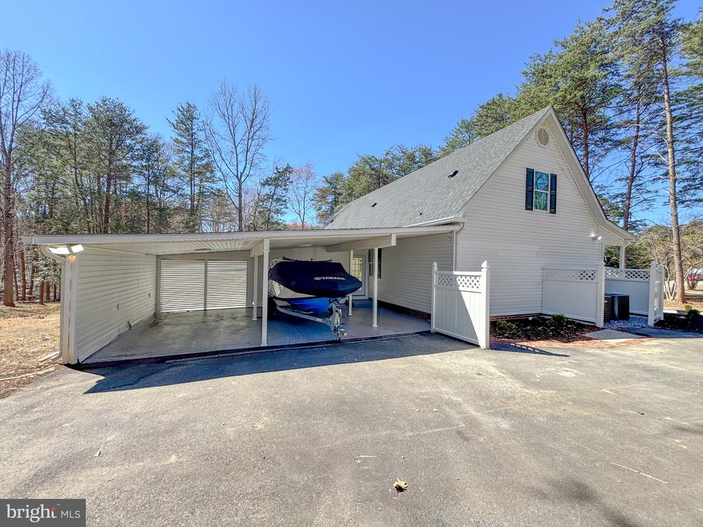 3631 BREAKNOCK RD, BUMPASS, Virginia 23024, 5 Bedrooms Bedrooms, ,3 BathroomsBathrooms,Residential,3631 BREAKNOCK RD,VASP2040010 MLS # VASP2040010