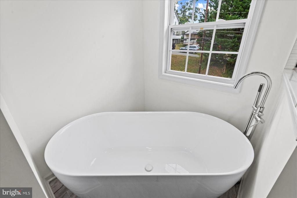 914 OLD RIXEYVILLE RD, CULPEPER, Virginia 22701, 5 Bedrooms Bedrooms, ,3 BathroomsBathrooms,Residential,914 OLD RIXEYVILLE RD,VACU2012980 MLS # VACU2012980