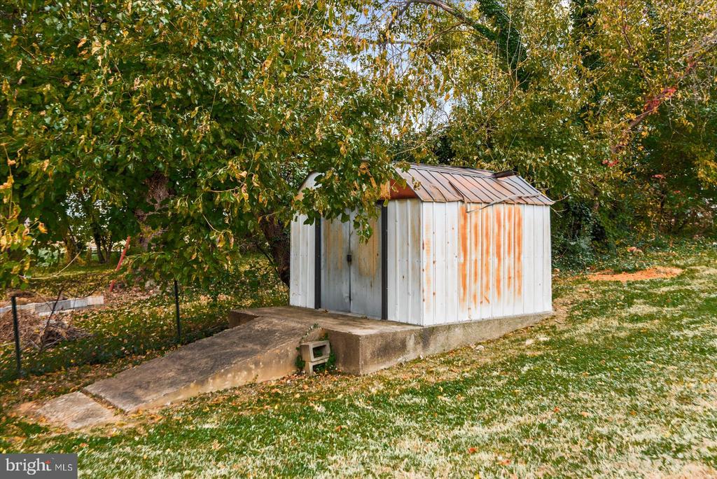 914 OLD RIXEYVILLE RD, CULPEPER, Virginia 22701, 5 Bedrooms Bedrooms, ,3 BathroomsBathrooms,Residential,914 OLD RIXEYVILLE RD,VACU2012980 MLS # VACU2012980