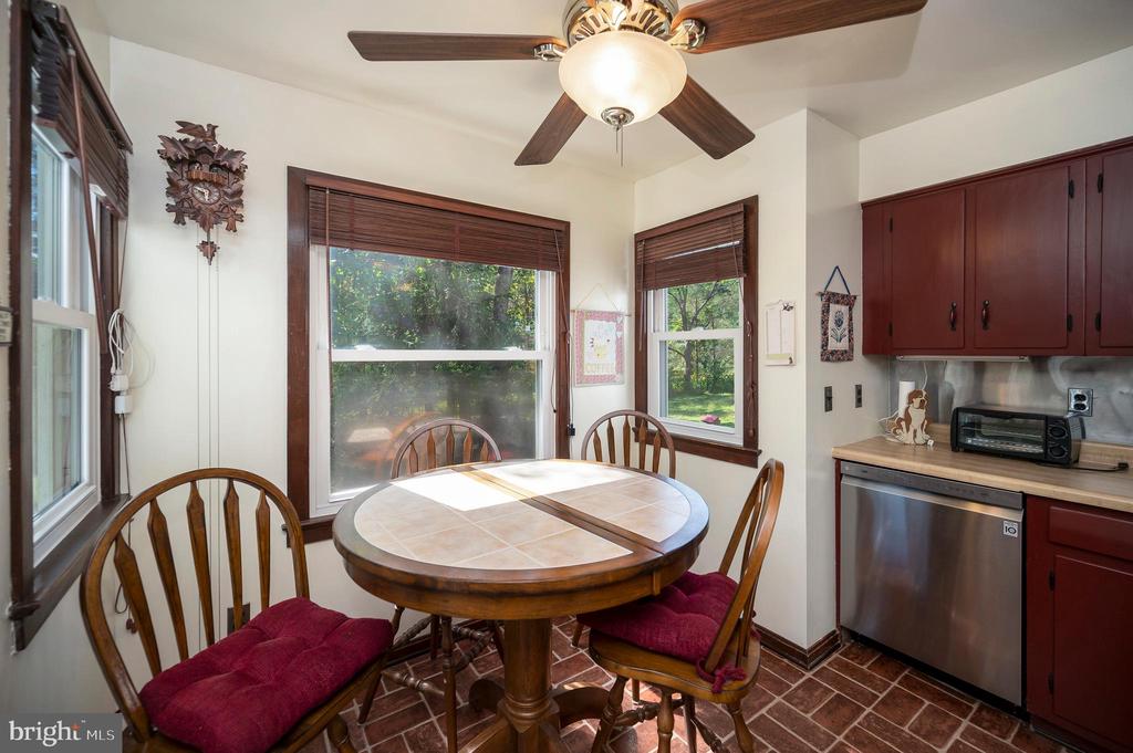 31934 INDIANTOWN RD, LOCUST GROVE, Virginia 22508, 3 Bedrooms Bedrooms, ,2 BathroomsBathrooms,Residential,31934 INDIANTOWN RD,VAOR2013506 MLS # VAOR2013506