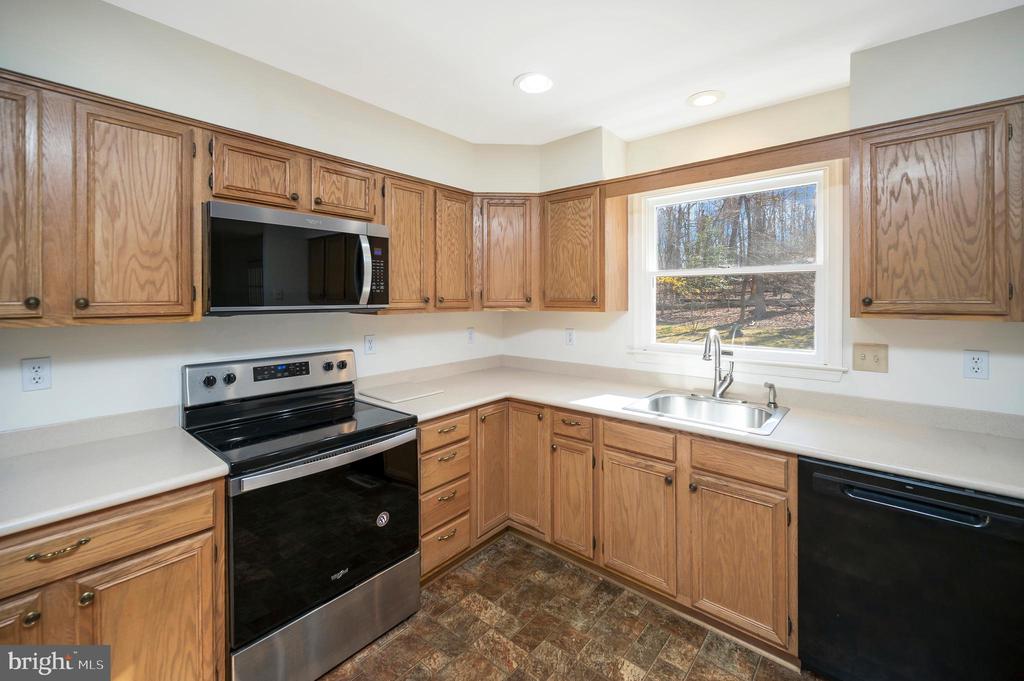 821 EASTOVER PKWY, LOCUST GROVE, Virginia 22508, 3 Bedrooms Bedrooms, ,2 BathroomsBathrooms,Residential,821 EASTOVER PKWY,VAOR2013590 MLS # VAOR2013590