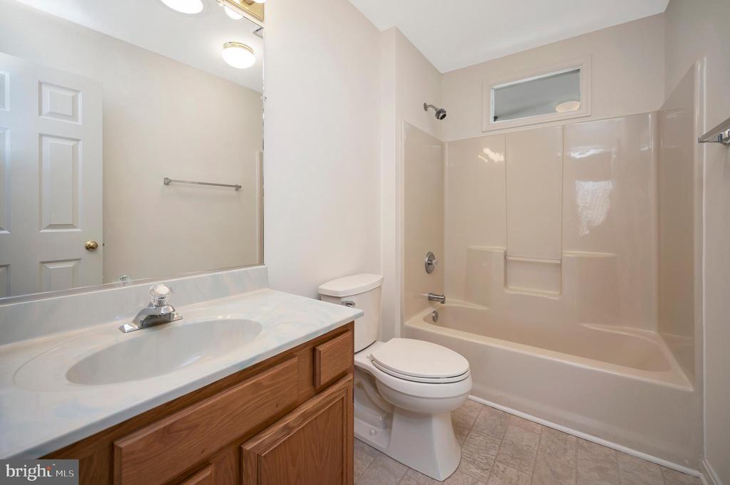 821 EASTOVER PKWY, LOCUST GROVE, Virginia 22508, 3 Bedrooms Bedrooms, ,2 BathroomsBathrooms,Residential,821 EASTOVER PKWY,VAOR2013590 MLS # VAOR2013590