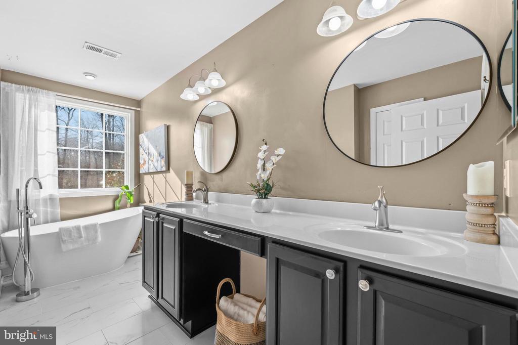 10206 TALLEY RD, SPOTSYLVANIA, Virginia 22553, 5 Bedrooms Bedrooms, ,3 BathroomsBathrooms,Residential,10206 TALLEY RD,VASP2040072 MLS # VASP2040072