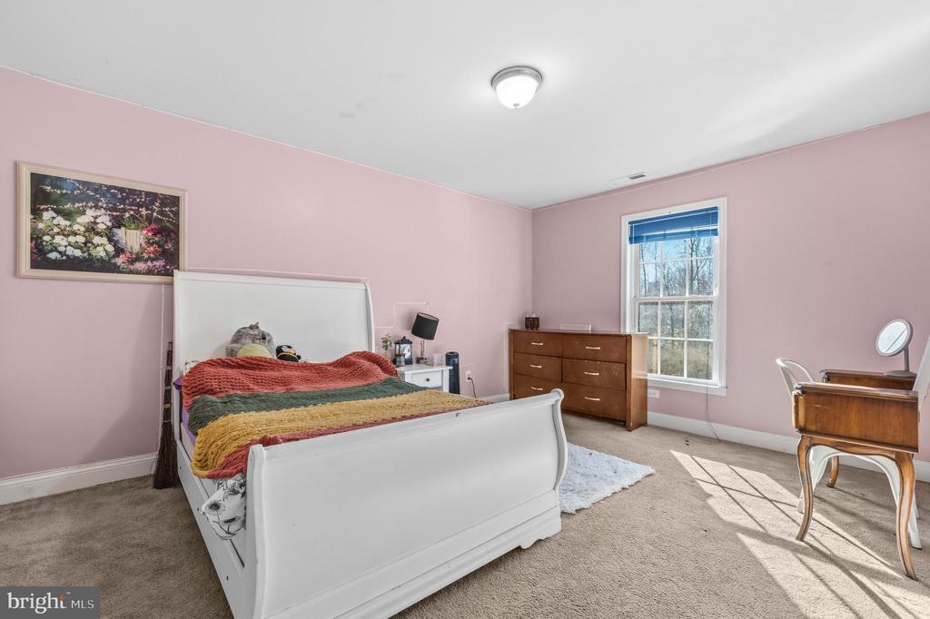 10206 TALLEY RD, SPOTSYLVANIA, Virginia 22553, 5 Bedrooms Bedrooms, ,3 BathroomsBathrooms,Residential,10206 TALLEY RD,VASP2040072 MLS # VASP2040072