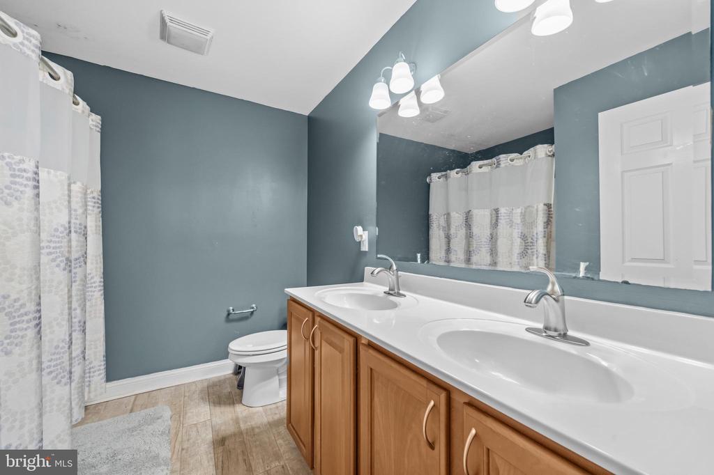 10206 TALLEY RD, SPOTSYLVANIA, Virginia 22553, 5 Bedrooms Bedrooms, ,3 BathroomsBathrooms,Residential,10206 TALLEY RD,VASP2040072 MLS # VASP2040072