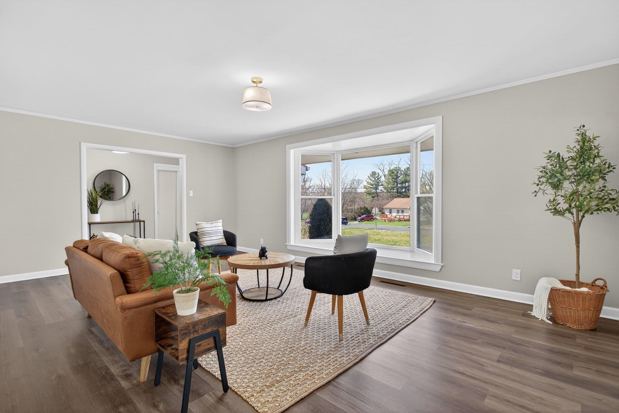 100 MONUMENT AVE, HARRISONBURG, Virginia 22801, 3 Bedrooms Bedrooms, ,2 BathroomsBathrooms,Residential,100 MONUMENT AVE,674450 MLS # 674450