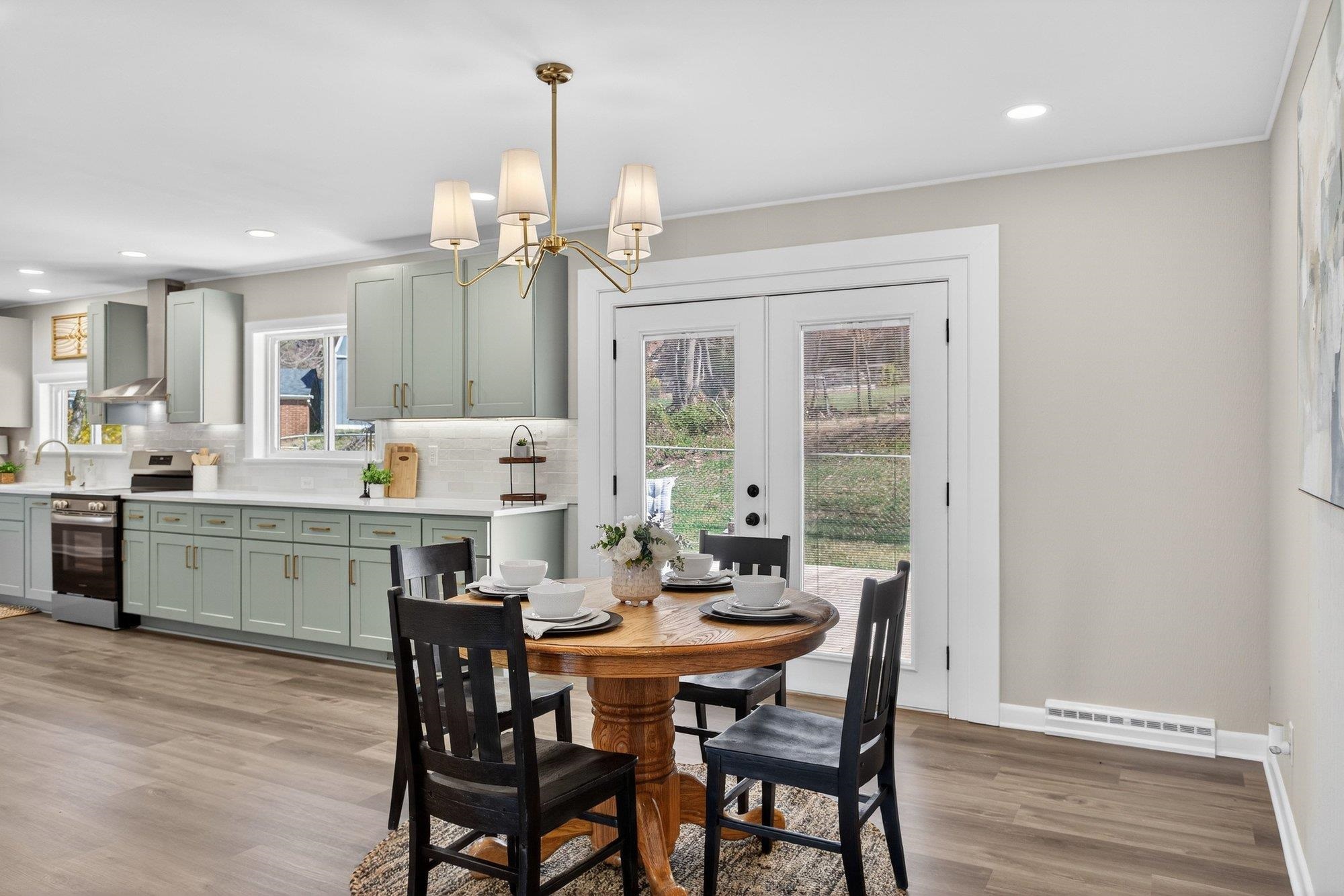 100 MONUMENT AVE, HARRISONBURG, Virginia 22801, 3 Bedrooms Bedrooms, ,2 BathroomsBathrooms,Residential,100 MONUMENT AVE,674450 MLS # 674450