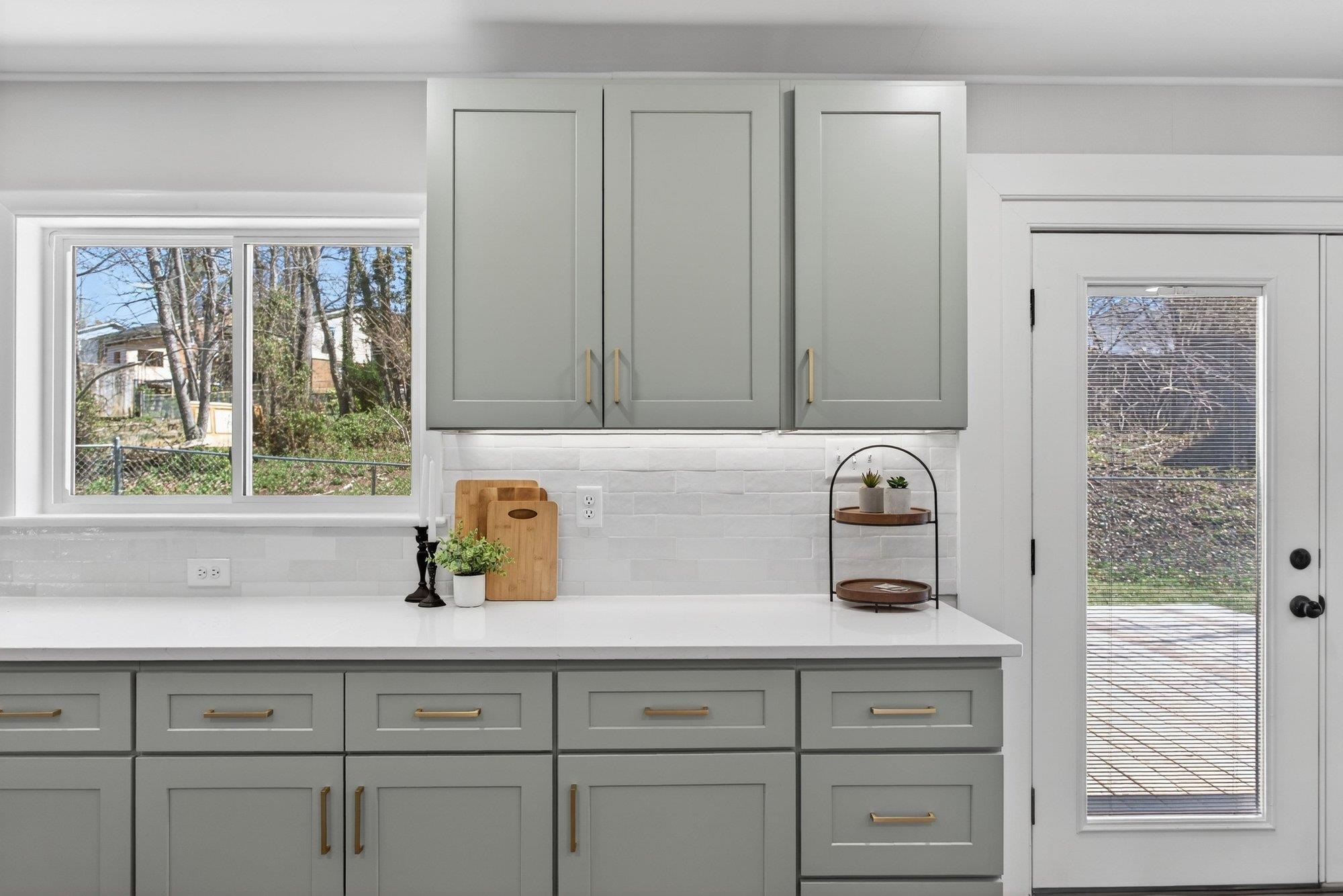 100 MONUMENT AVE, HARRISONBURG, Virginia 22801, 3 Bedrooms Bedrooms, ,2 BathroomsBathrooms,Residential,100 MONUMENT AVE,674450 MLS # 674450