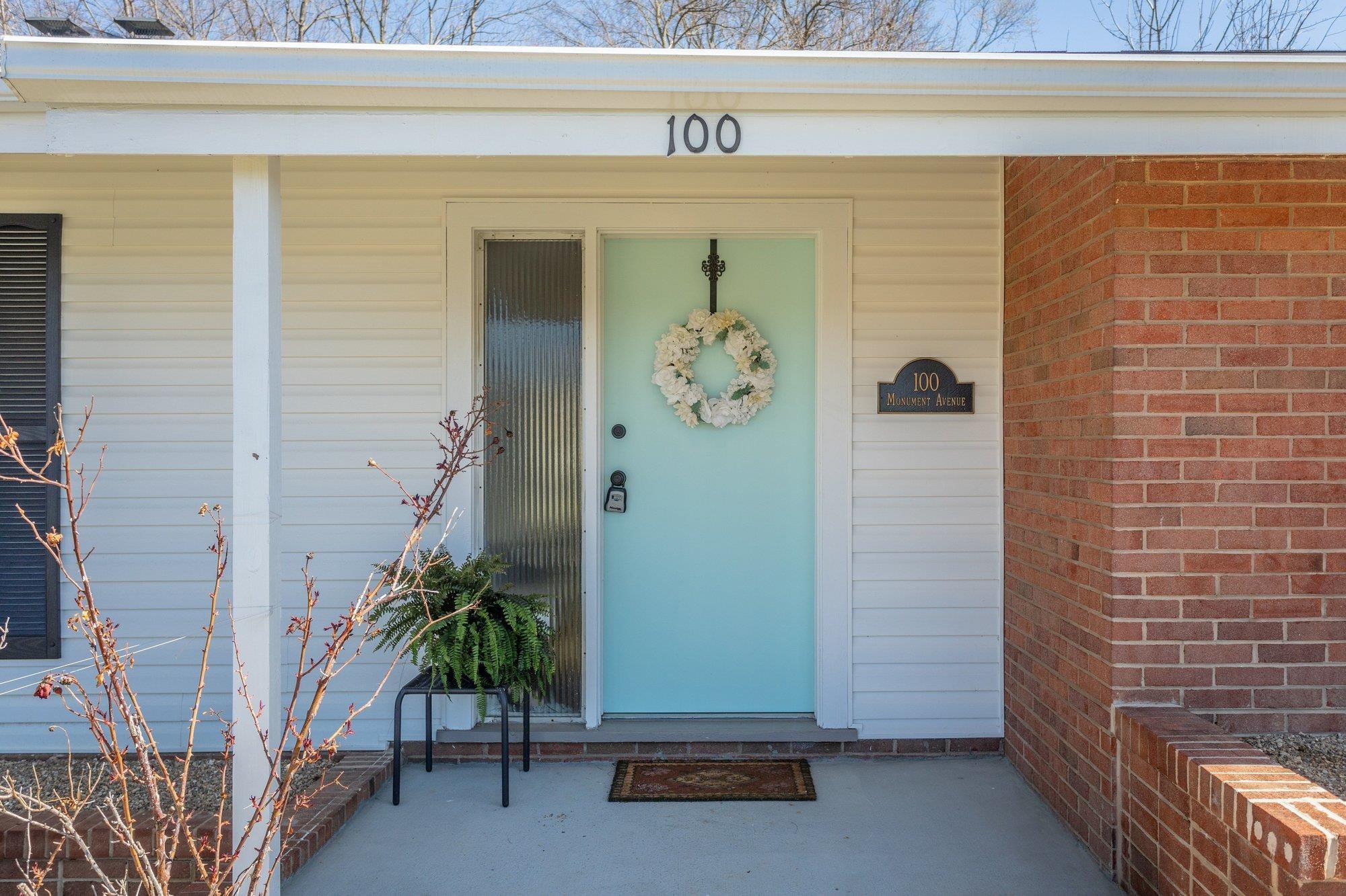 100 MONUMENT AVE, HARRISONBURG, Virginia 22801, 3 Bedrooms Bedrooms, ,2 BathroomsBathrooms,Residential,100 MONUMENT AVE,674450 MLS # 674450