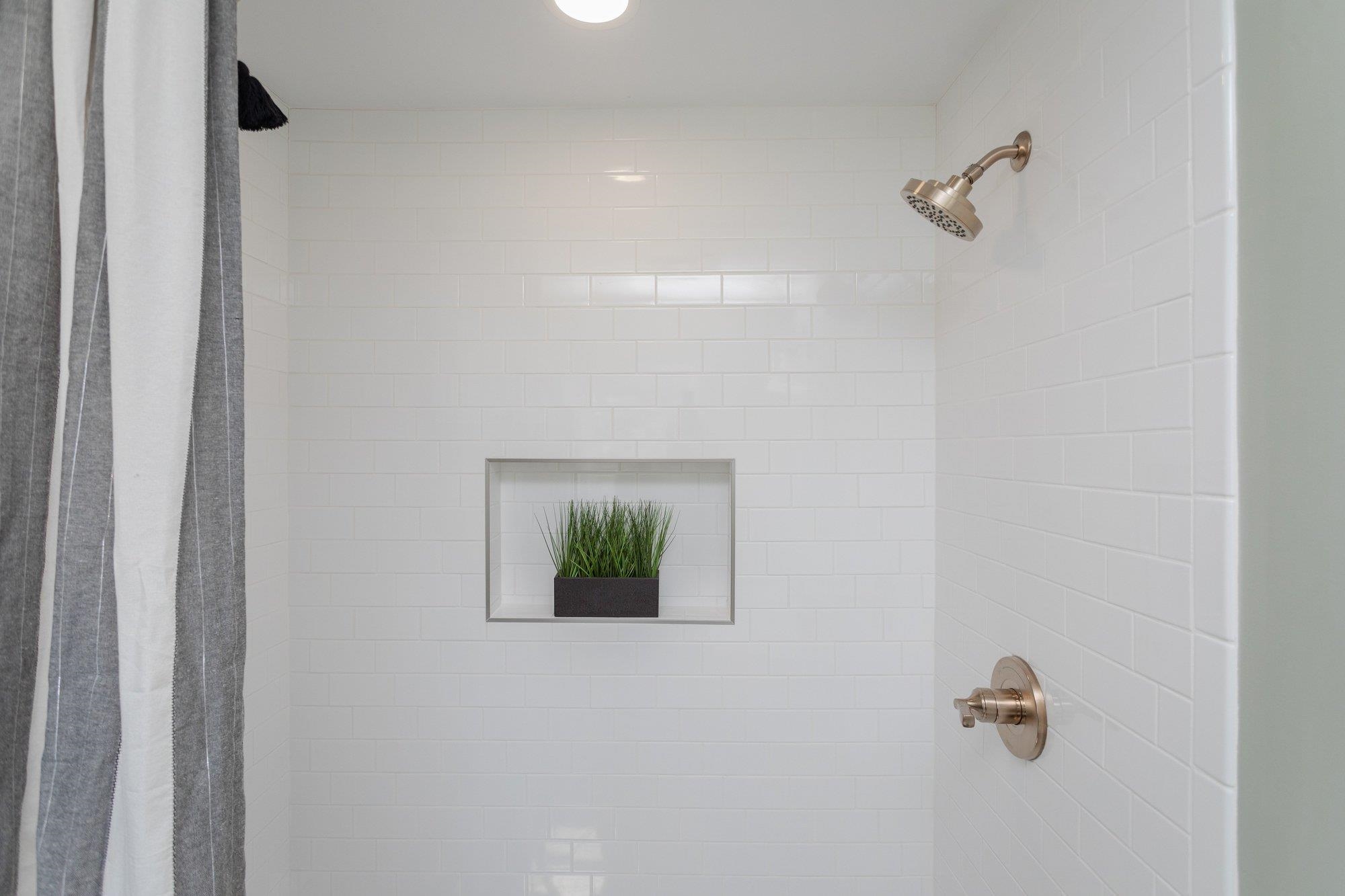 100 MONUMENT AVE, HARRISONBURG, Virginia 22801, 3 Bedrooms Bedrooms, ,2 BathroomsBathrooms,Residential,100 MONUMENT AVE,674450 MLS # 674450