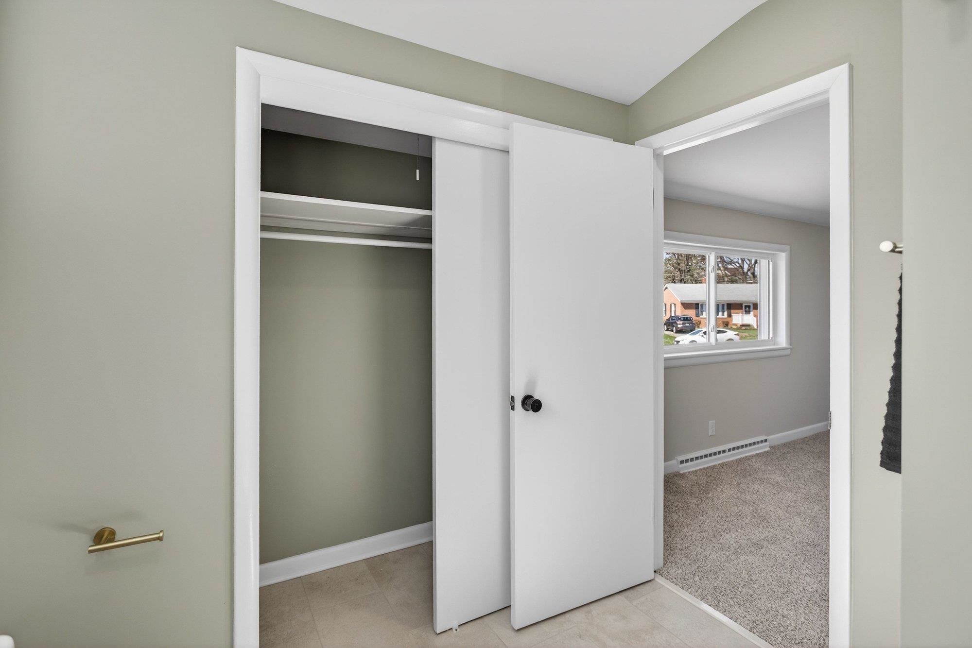 100 MONUMENT AVE, HARRISONBURG, Virginia 22801, 3 Bedrooms Bedrooms, ,2 BathroomsBathrooms,Residential,100 MONUMENT AVE,674450 MLS # 674450