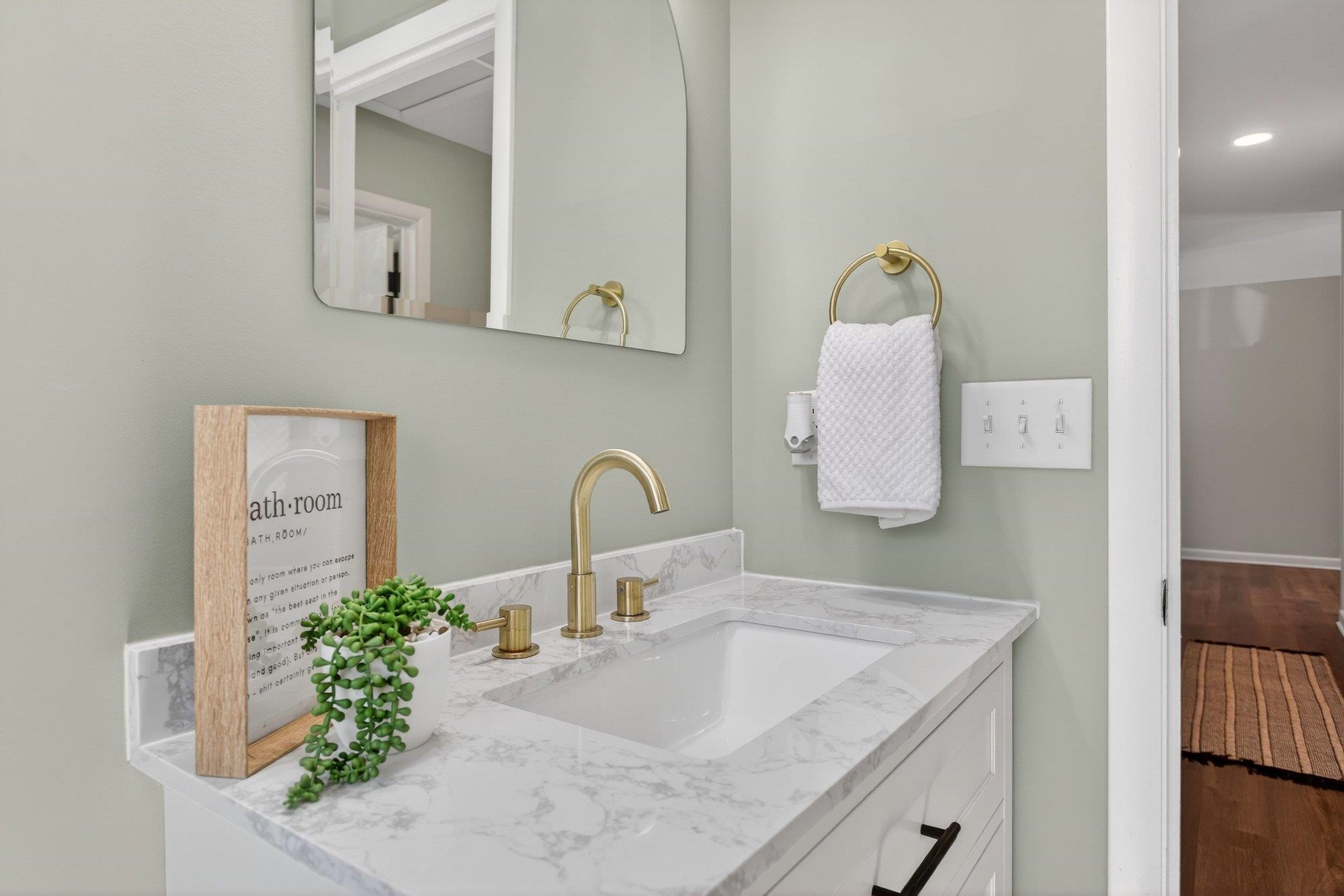 100 MONUMENT AVE, HARRISONBURG, Virginia 22801, 3 Bedrooms Bedrooms, ,2 BathroomsBathrooms,Residential,100 MONUMENT AVE,674450 MLS # 674450