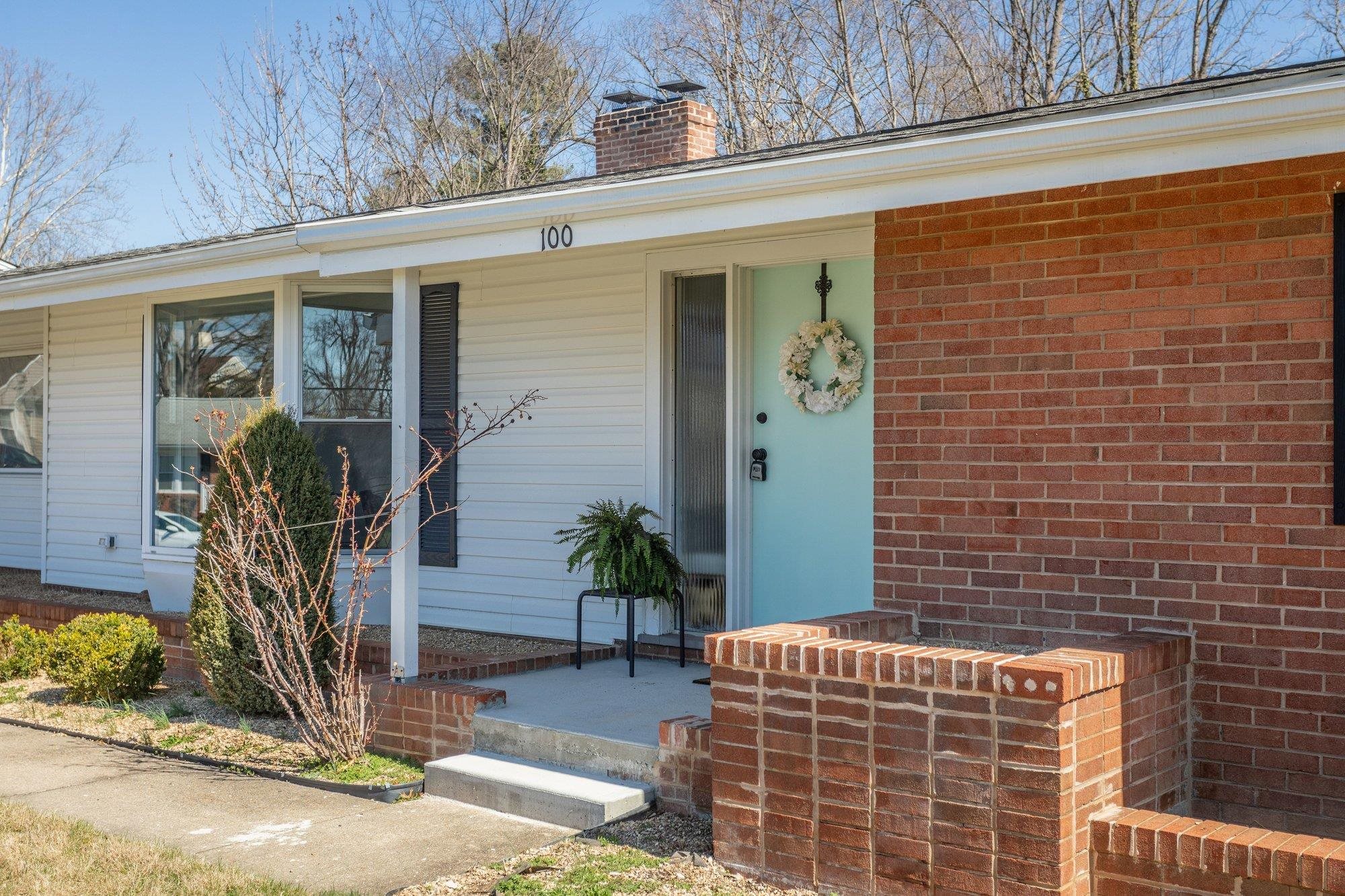 100 MONUMENT AVE, HARRISONBURG, Virginia 22801, 3 Bedrooms Bedrooms, ,2 BathroomsBathrooms,Residential,100 MONUMENT AVE,674450 MLS # 674450